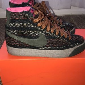 WMNS Nike Blazers Mid Premium